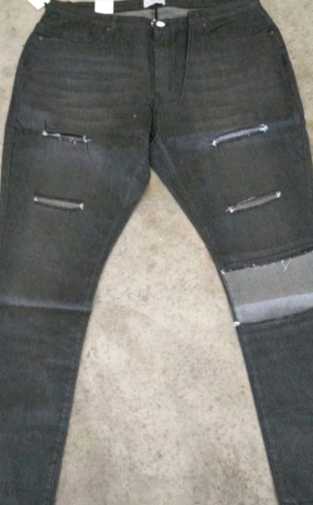 Women's riped jeans